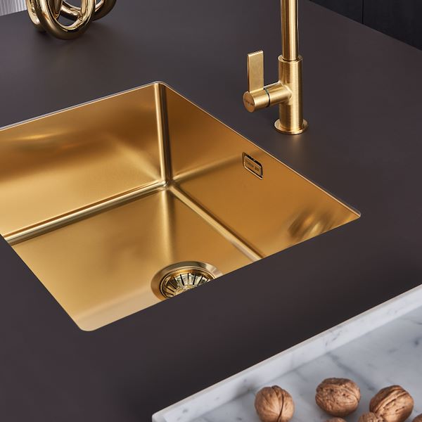 LAVELLI <br> <br> Sopra Top <br> Filo Top <br> Sotto Top